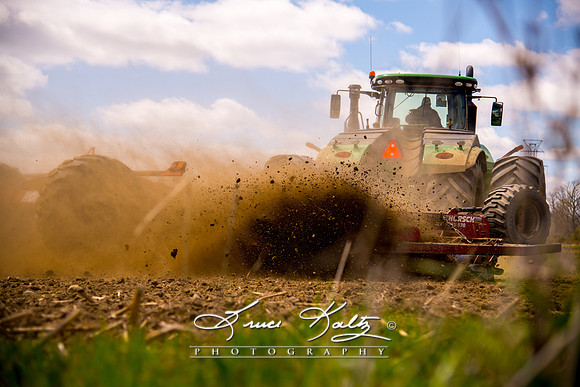 MOVING EARTH
