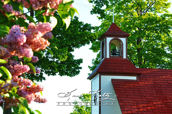 THE SCHOOLHOUSE WINERY
