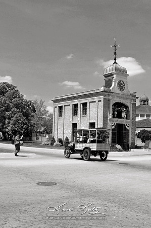 TOWN SQUARE